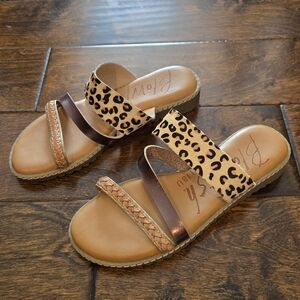 NWOT Blowfish Malibu Sandals Size 6